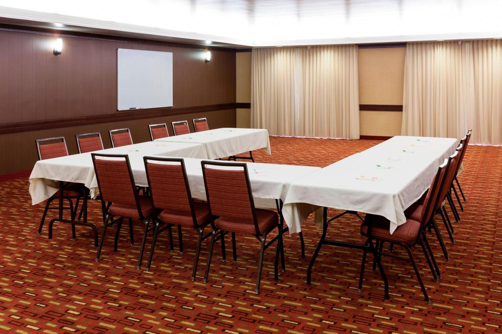 Courtyard By Marriott Wichita East Hotel Kültér fotó