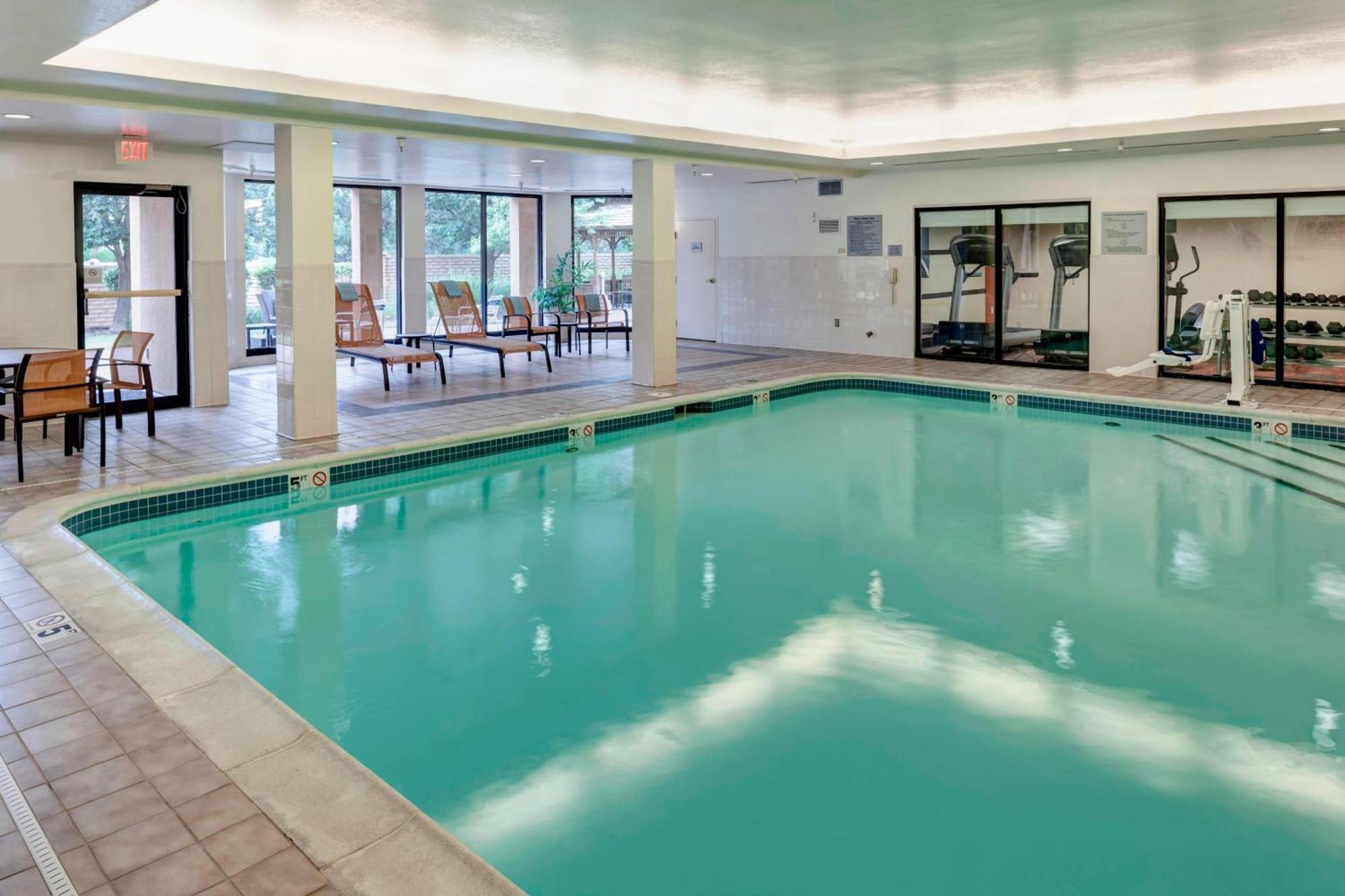 Courtyard By Marriott Wichita East Hotel Kültér fotó