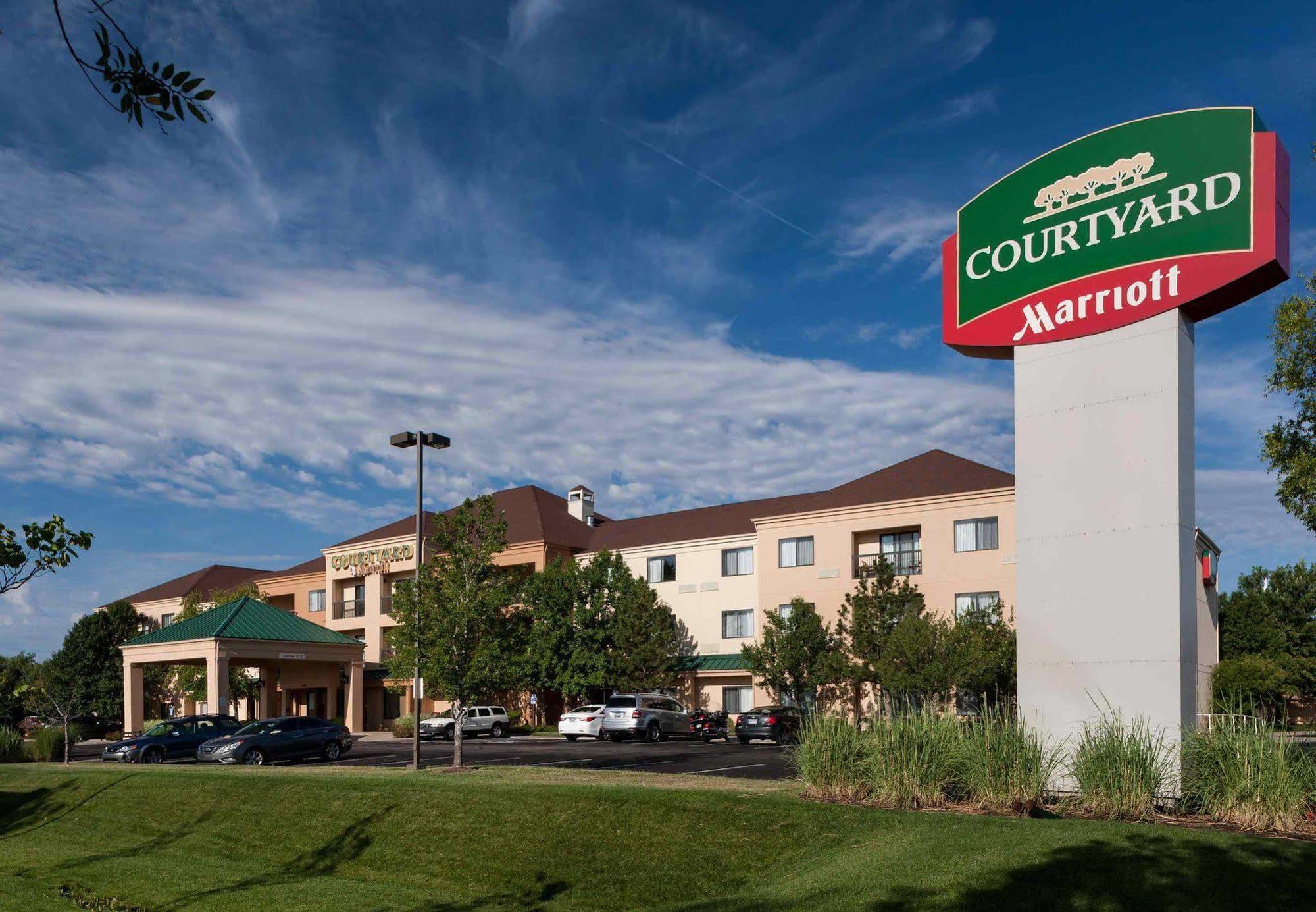 Courtyard By Marriott Wichita East Hotel Kültér fotó