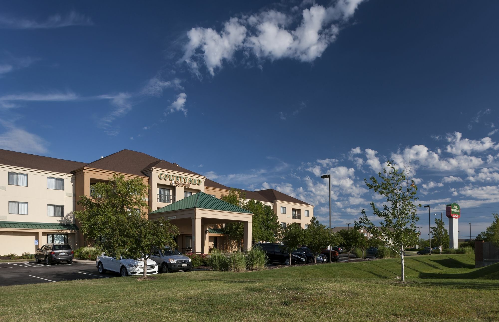 Courtyard By Marriott Wichita East Hotel Kültér fotó